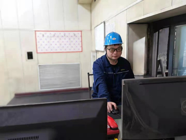 1629776133265376.jpg 勤懇務(wù)實 敬業(yè)愛崗 (3)_副本.jpg